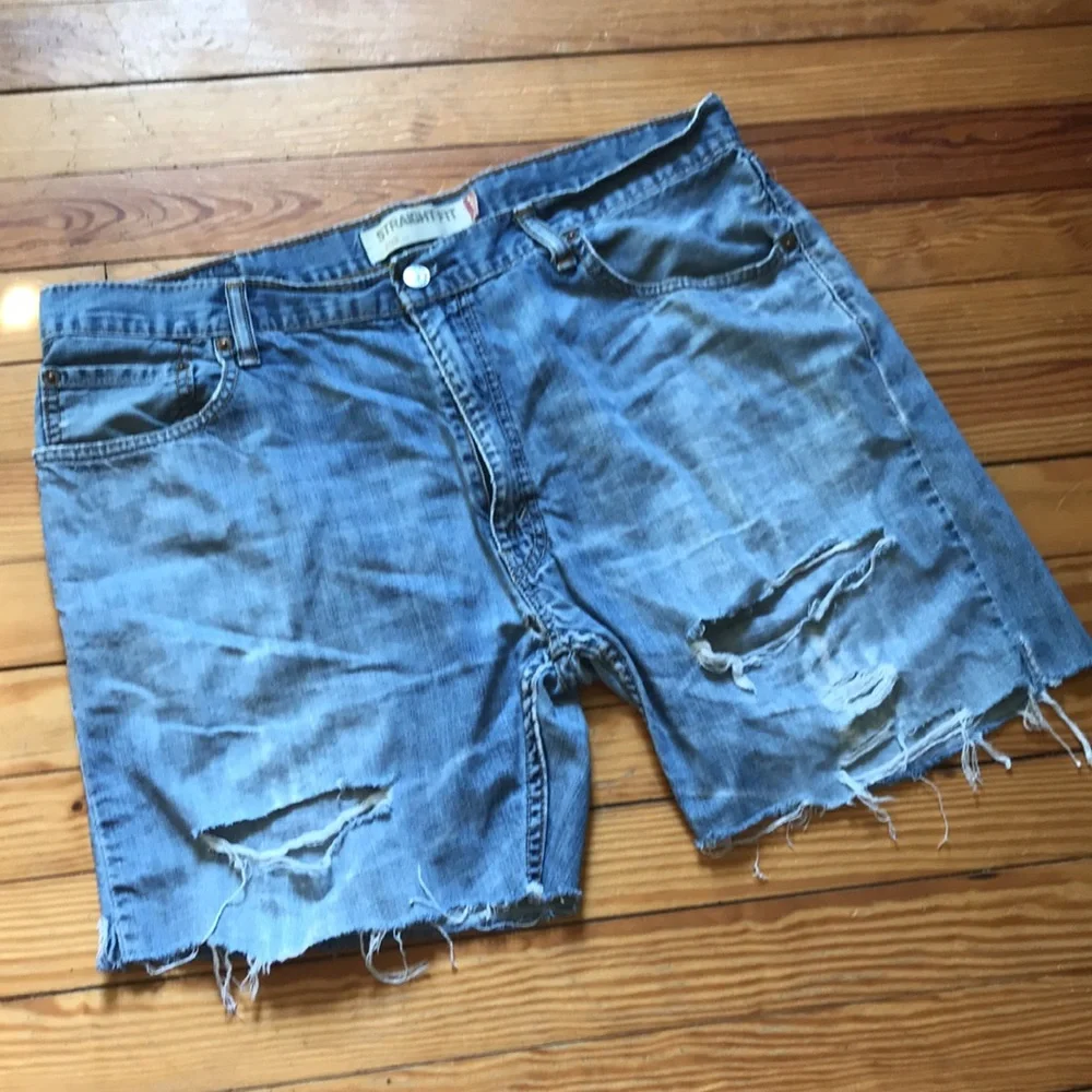 Distressed Levi cutoff Jean shorts 35 waist - Picture 1 of 11